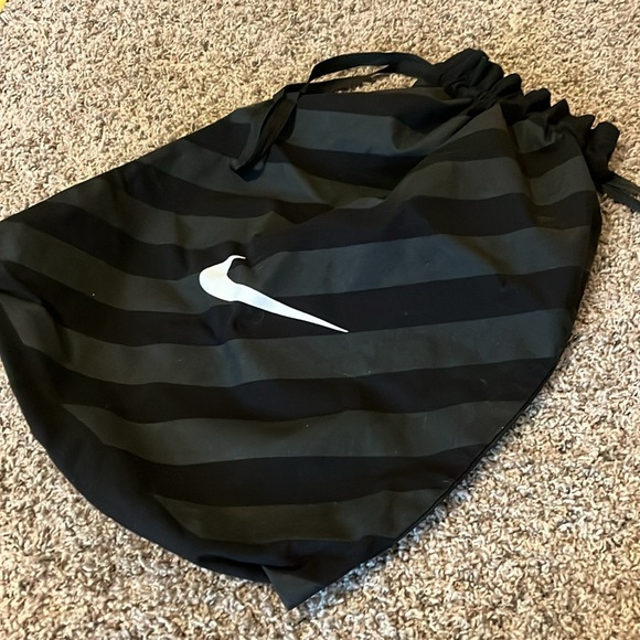 Nike Drawstring Bag - Picture 6 of 6